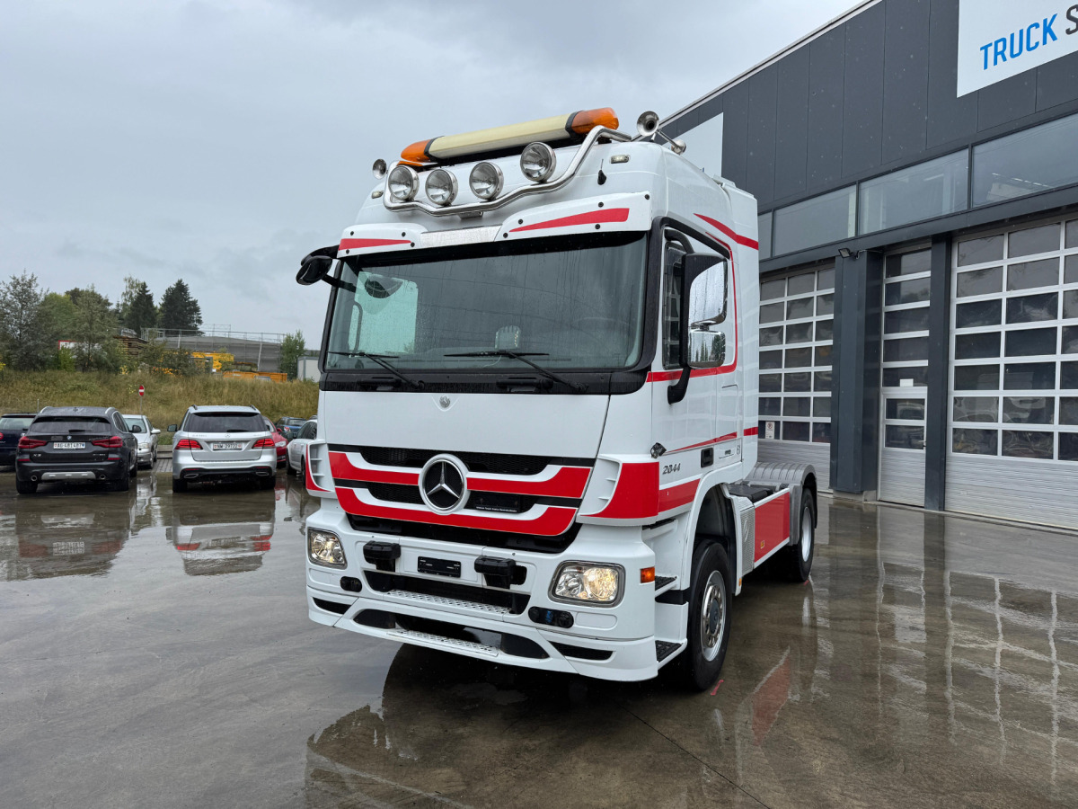 MERCEDES Actros 2044 4x4 - Trattore stradale: foto 1 MERCEDES Actros 2044 4x4 - Trattore stradale: foto 1