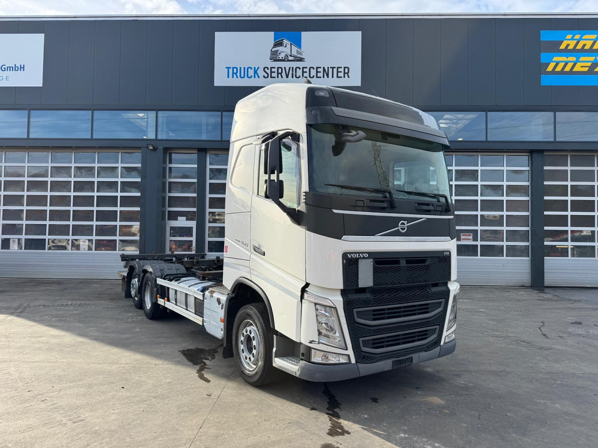 VOLVO FH-460 6x2 BDF - Autocarro portacontainer/ Caisse interchangeable: foto 3 VOLVO FH-460 6x2 BDF - Autocarro portacontainer/ Caisse interchangeable: foto 3