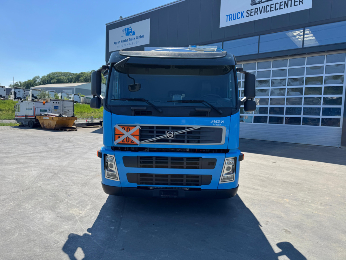 VOLVO FM-500 6x2 Tankwagen - Camion cisterna: foto 3 VOLVO FM-500 6x2 Tankwagen - Camion cisterna: foto 3