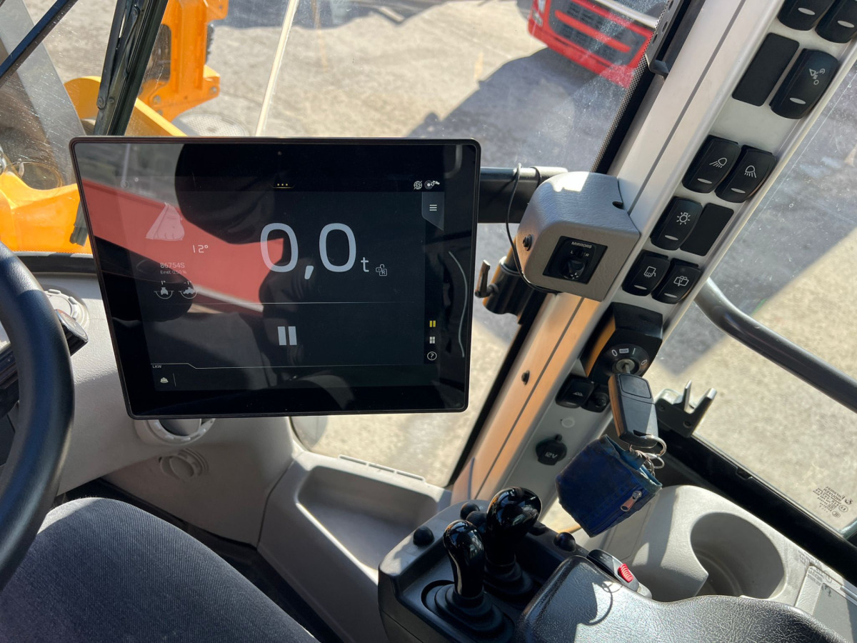 Pala gommata VOLVO L180H: foto 6