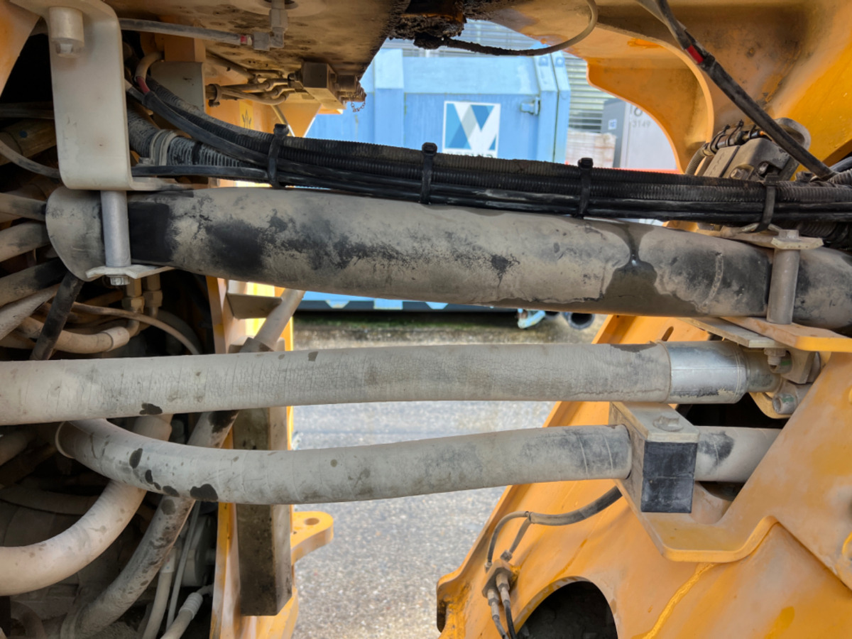 Pala gommata VOLVO L180H: foto 18