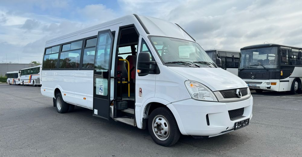 Irisbus Iveco Daily / 23 miejsca / Cena 87000 zł netto - Altra macchina: foto 1 Irisbus Iveco Daily / 23 miejsca / Cena 87000 zł netto - Altra macchina: foto 1