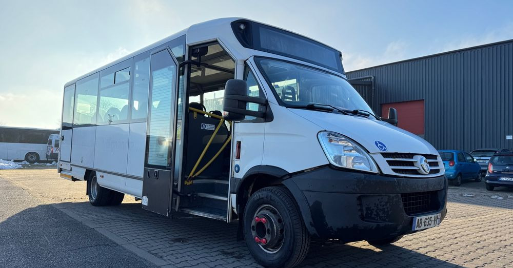 Iveco Aptineo / mała klima / 28 miejsc / winda / CENA: 67500 zł netto - Minibus, Pulmino: foto 1 Iveco Aptineo / mała klima / 28 miejsc / winda / CENA: 67500 zł netto - Minibus, Pulmino: foto 1