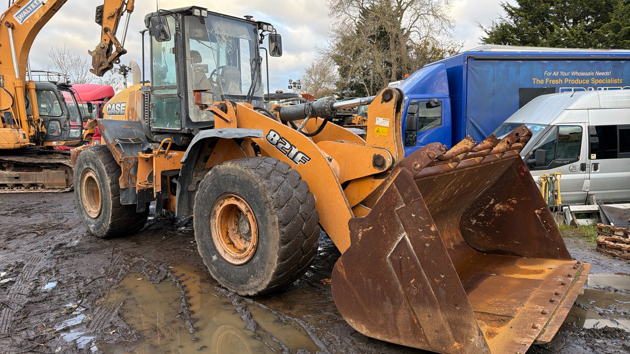 CASE 821F - Pala gommata: foto 1 CASE 821F - Pala gommata: foto 1