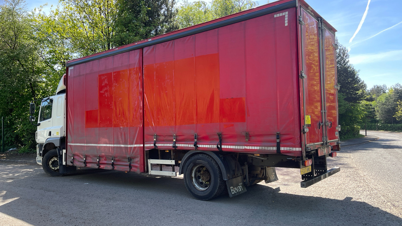 DAF CF 260 - Camion centinato: foto 3 DAF CF 260 - Camion centinato: foto 3