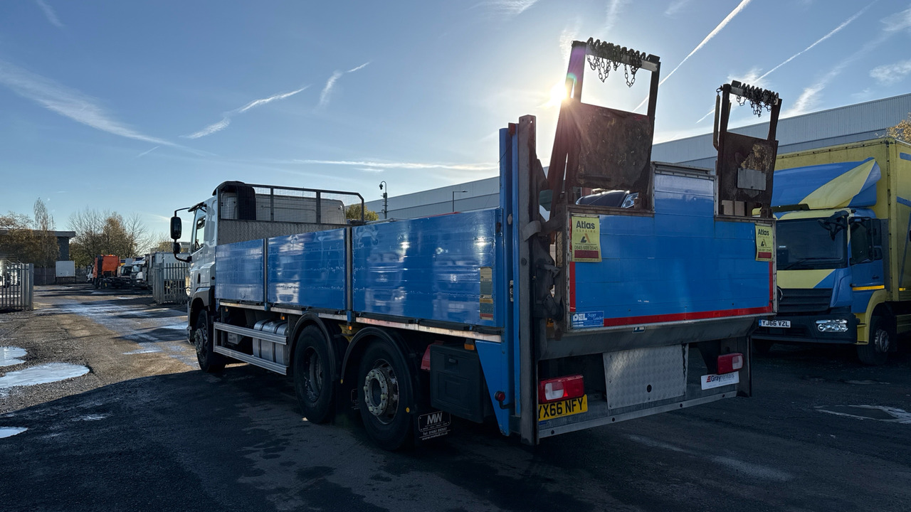 DAF CF 330 - Autocarro con pianale/ Cassone fisso: foto 3 DAF CF 330 - Autocarro con pianale/ Cassone fisso: foto 3