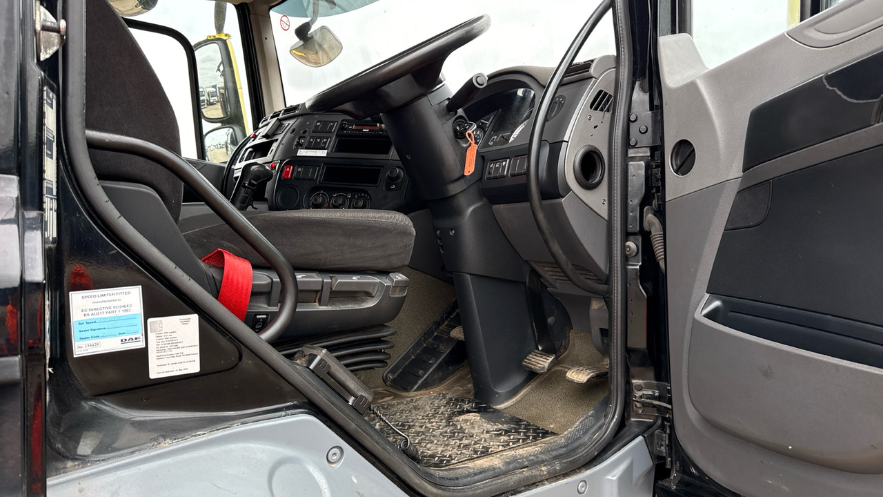 DAF CF 410 - Autocarro con pianale/ Cassone fisso, Camion con gru: foto 5 DAF CF 410 - Autocarro con pianale/ Cassone fisso, Camion con gru: foto 5