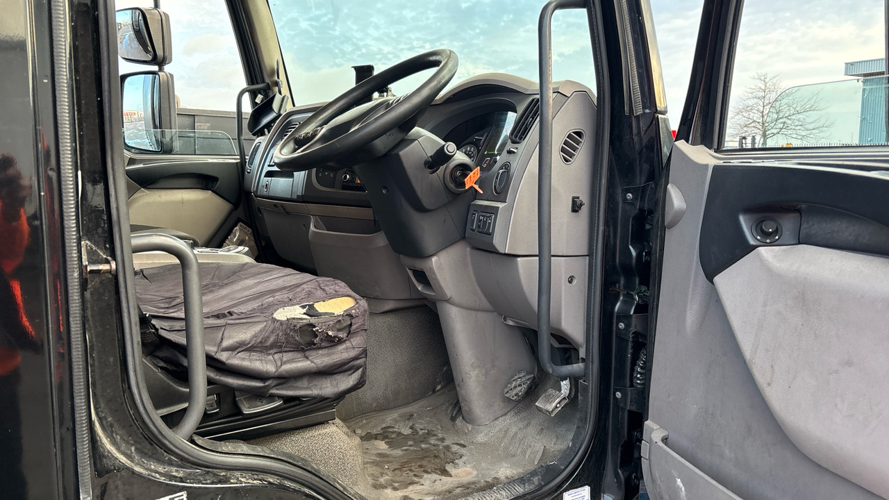 DAF LF 150 - Camion centinato: foto 5 DAF LF 150 - Camion centinato: foto 5