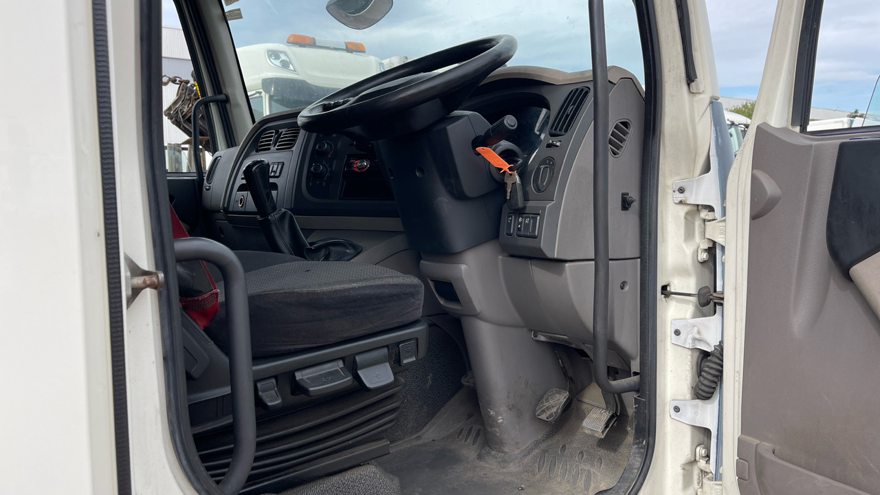 DAF LF 150 - Camion centinato: foto 5 DAF LF 150 - Camion centinato: foto 5