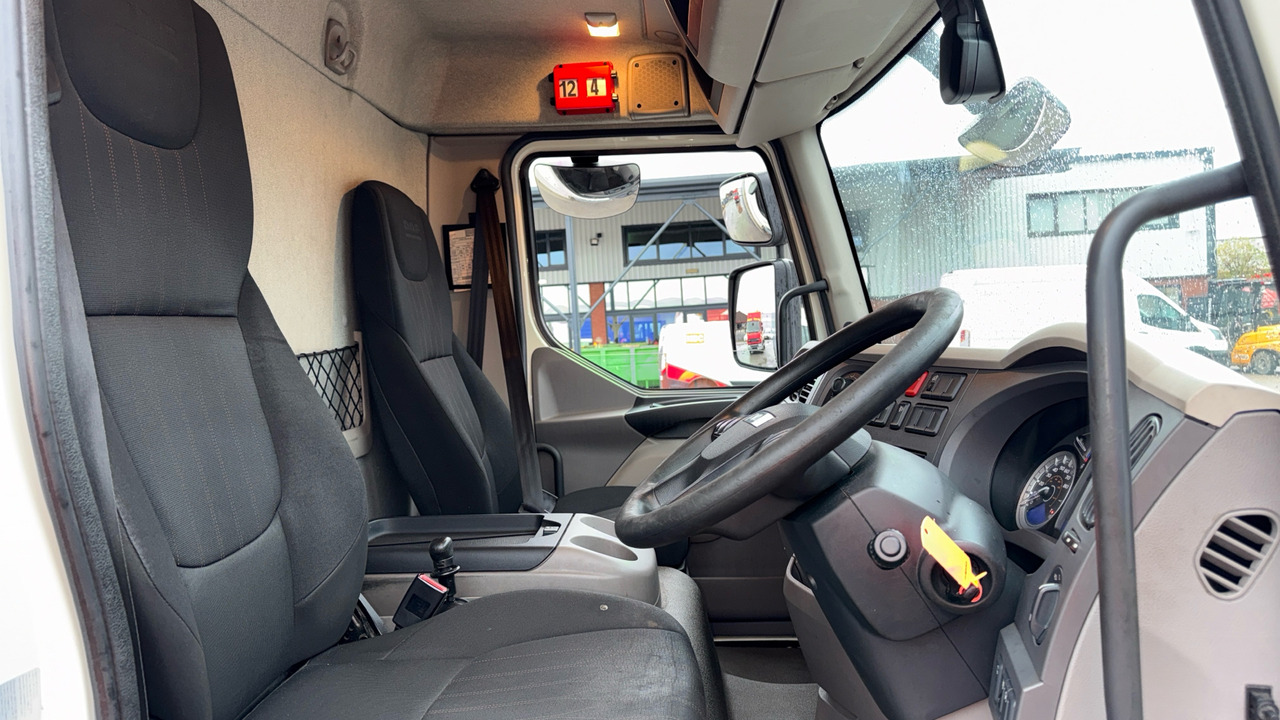 DAF LF 180 - Camion centinato: foto 5 DAF LF 180 - Camion centinato: foto 5