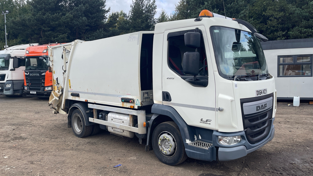 DAF LF 220 - Camion immondizia: foto 1 DAF LF 220 - Camion immondizia: foto 1
