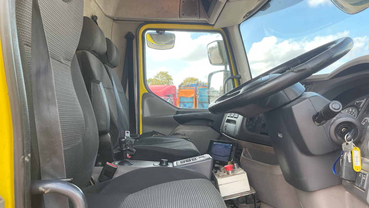 DAF LF 220 - Camion immondizia: foto 5 DAF LF 220 - Camion immondizia: foto 5