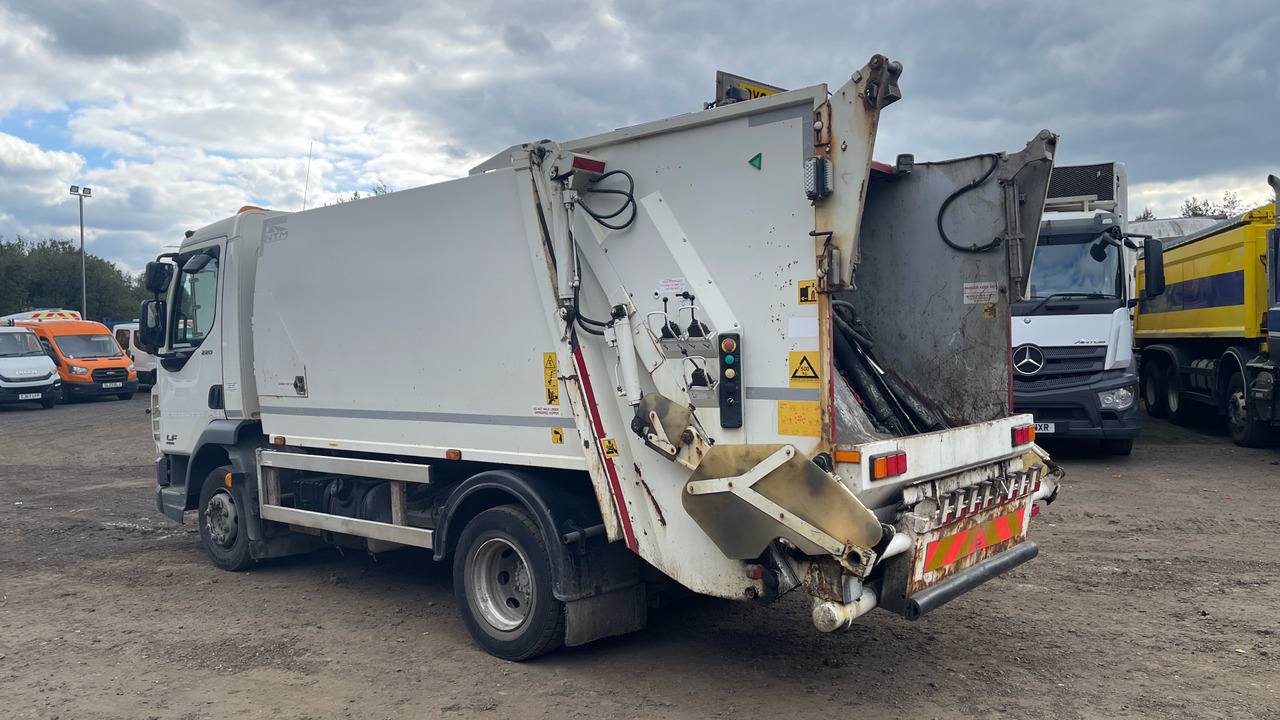 DAF LF 220 - Camion immondizia: foto 3 DAF LF 220 - Camion immondizia: foto 3