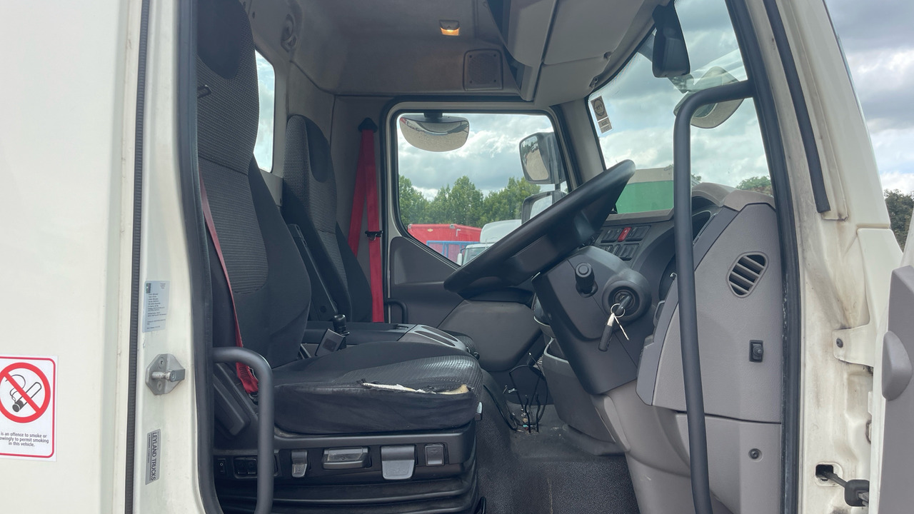 DAF LF 230 - Autocarro con pianale/ Cassone fisso: foto 1 DAF LF 230 - Autocarro con pianale/ Cassone fisso: foto 1
