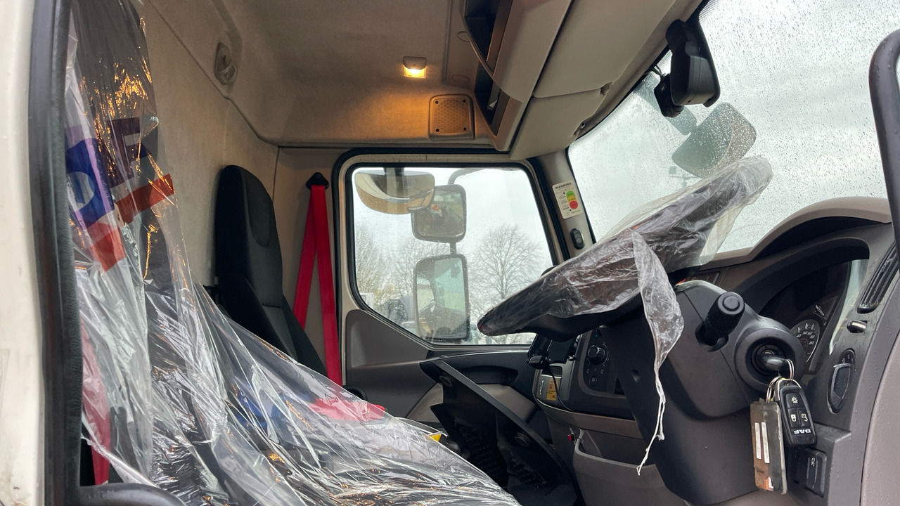 DAF LF 230 - Camion centinato: foto 5 DAF LF 230 - Camion centinato: foto 5