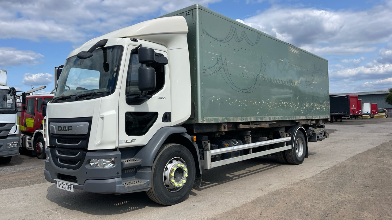 DAF LF 320 - Autocarro furgonato: foto 2 DAF LF 320 - Autocarro furgonato: foto 2