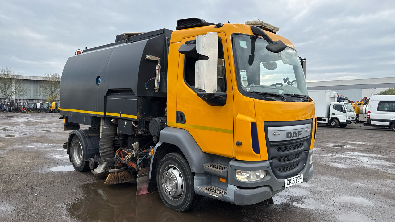 DAF LF - Spazzatrice stradale: foto 1 DAF LF - Spazzatrice stradale: foto 1