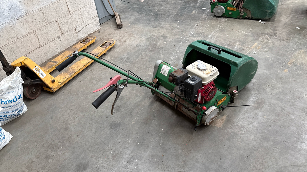 DENNIS FT 510 PEDESTRIAN CYLINDER MOWER WITH 9K UNIT AND GRASS BOX - Tagliaerba: foto 4 DENNIS FT 510 PEDESTRIAN CYLINDER MOWER WITH 9K UNIT AND GRASS BOX - Tagliaerba: foto 4