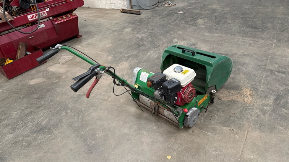 DENNIS FT20 PEDESTRIAN CYLINDER MOWER NO UNIT, GRASS BOX - Tagliaerba: foto 4 DENNIS FT20 PEDESTRIAN CYLINDER MOWER NO UNIT, GRASS BOX - Tagliaerba: foto 4
