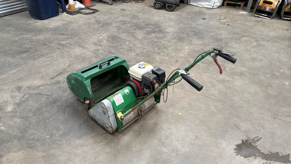DENNIS FT20 PEDESTRIAN CYLINDER MOWER NO UNIT, GRASS BOX - Tagliaerba: foto 3 DENNIS FT20 PEDESTRIAN CYLINDER MOWER NO UNIT, GRASS BOX - Tagliaerba: foto 3
