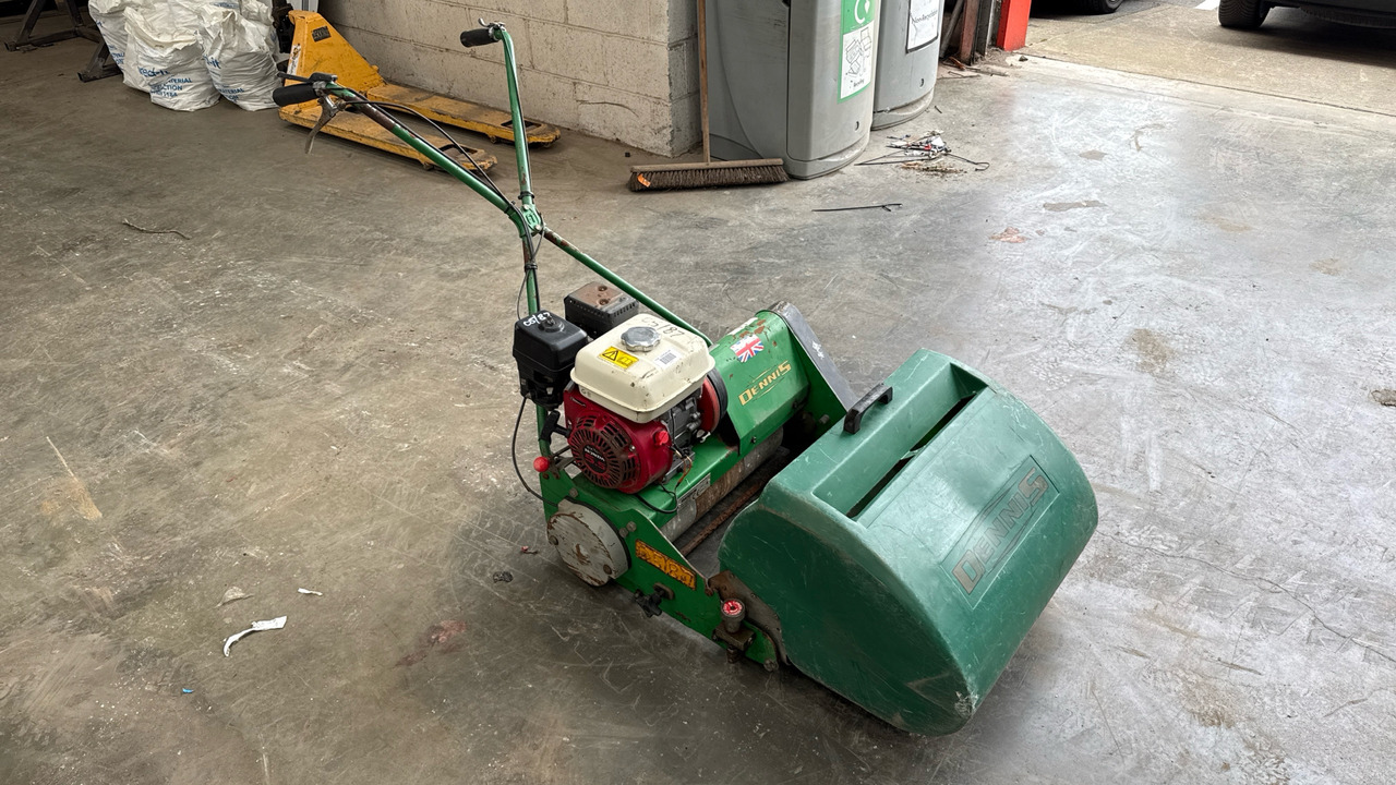 DENNIS FT20 PEDESTRIAN CYLINDER MOWER WITH GRASS BOX - Tagliaerba: foto 2 DENNIS FT20 PEDESTRIAN CYLINDER MOWER WITH GRASS BOX - Tagliaerba: foto 2