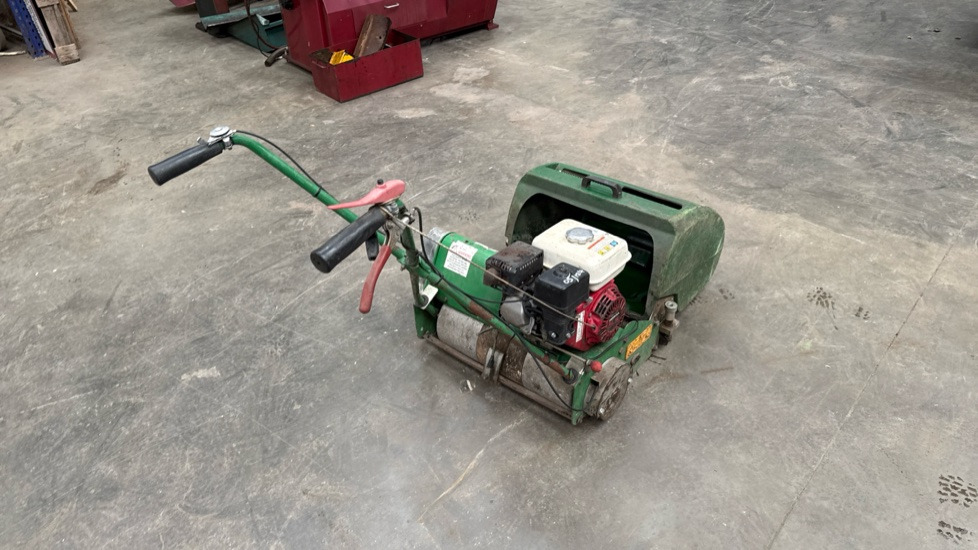 DENNIS FT510 PEDESTRIAN CYLINDER MOWER, NO UNIT, GRASS BOX - Tagliaerba: foto 2 DENNIS FT510 PEDESTRIAN CYLINDER MOWER, NO UNIT, GRASS BOX - Tagliaerba: foto 2