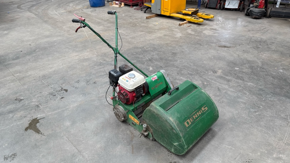 DENNIS FT510 PEDESTRIAN CYLINDER MOWER, NO UNIT, GRASS BOX - Tagliaerba: foto 1 DENNIS FT510 PEDESTRIAN CYLINDER MOWER, NO UNIT, GRASS BOX - Tagliaerba: foto 1
