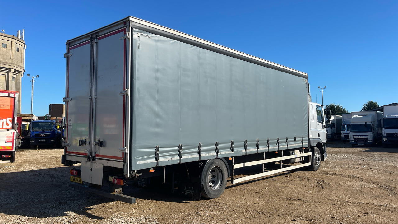 Daf CF 260 - Camion centinato: foto 4 Daf CF 260 - Camion centinato: foto 4
