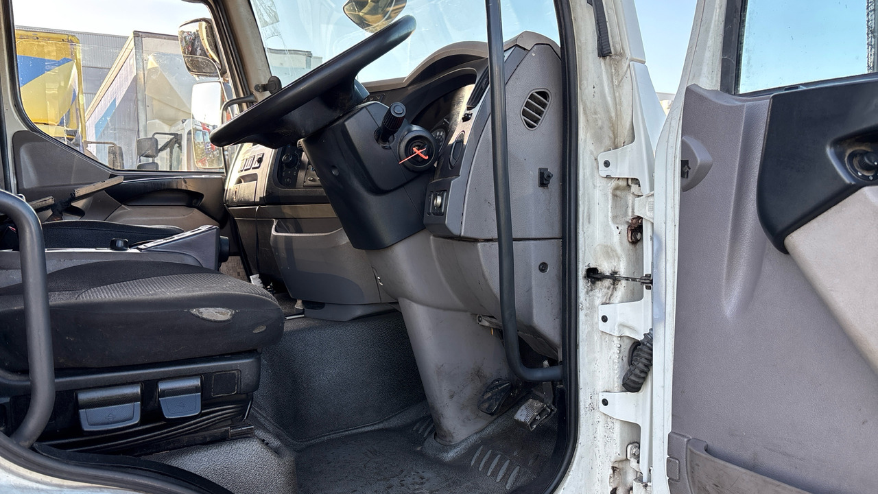 Daf LF 220 - Camion immondizia: foto 5 Daf LF 220 - Camion immondizia: foto 5