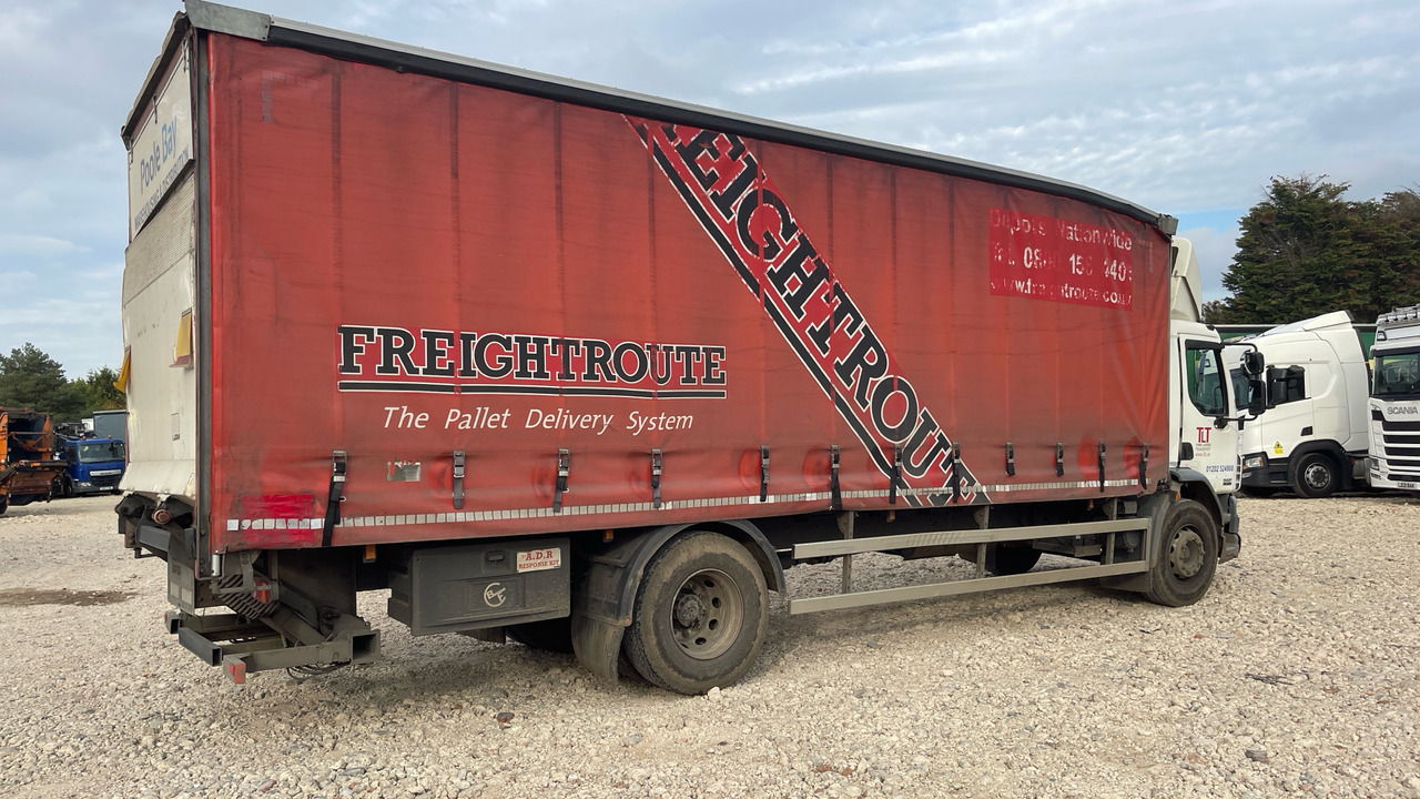 Daf LF 55.220 - Camion centinato: foto 4 Daf LF 55.220 - Camion centinato: foto 4