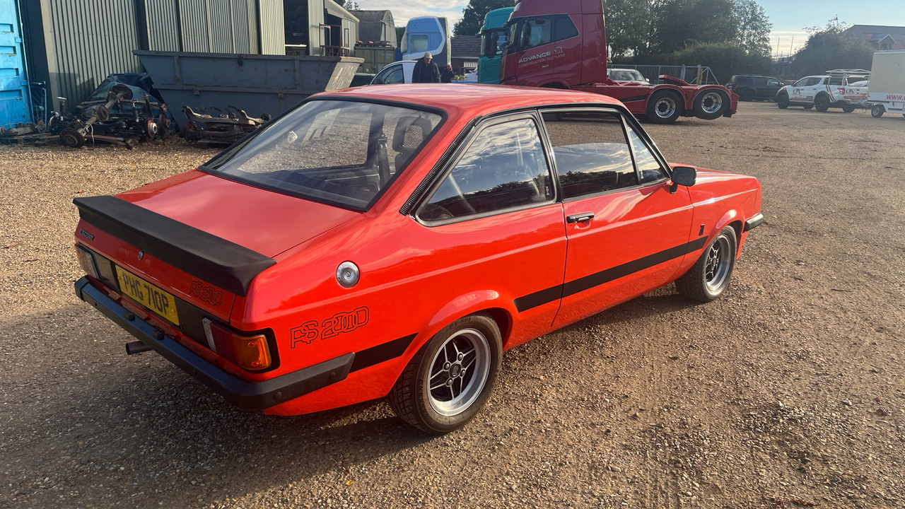 FORD ESCORT RS 2000 - Berlina: foto 4 FORD ESCORT RS 2000 - Berlina: foto 4