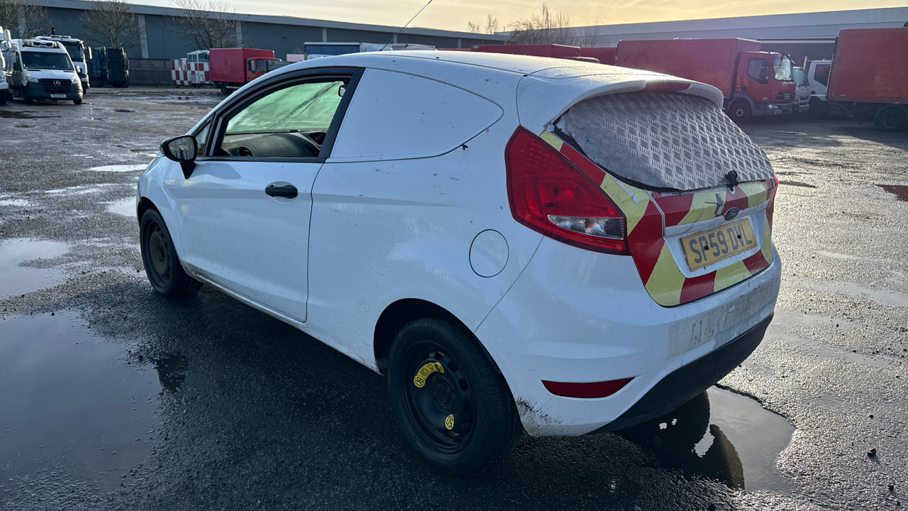 FORD FIESTA 1.4 TDCI 68PS - Autovettura: foto 3 FORD FIESTA 1.4 TDCI 68PS - Autovettura: foto 3