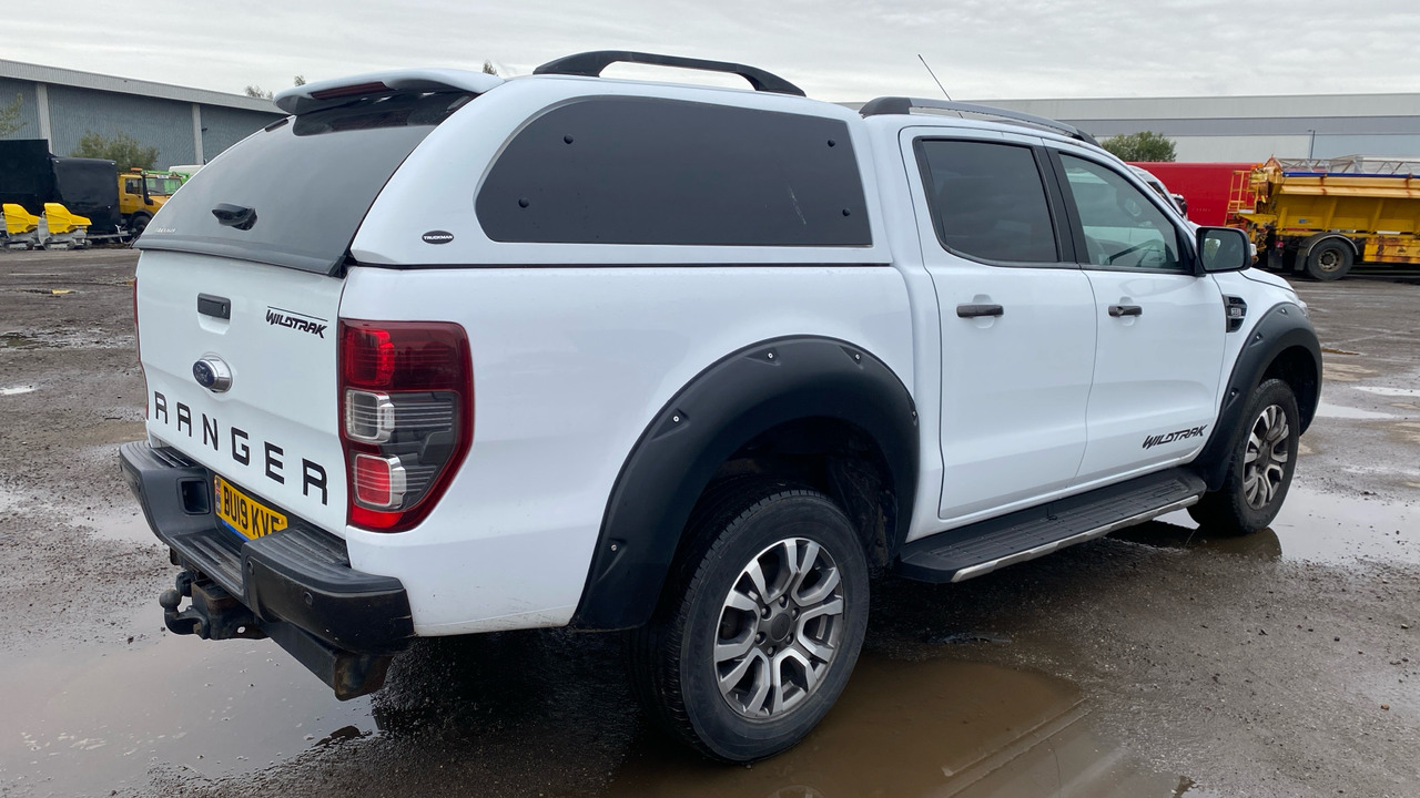 FORD RANGER Wildtrak 3.2 TDCi 200PS - Pick-up, Furgone doppia cabina: foto 4 FORD RANGER Wildtrak 3.2 TDCi 200PS - Pick-up, Furgone doppia cabina: foto 4