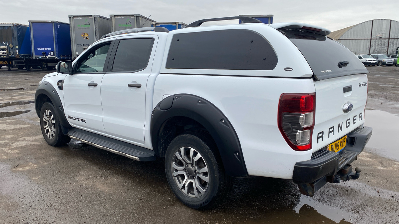 FORD RANGER Wildtrak 3.2 TDCi 200PS - Pick-up, Furgone doppia cabina: foto 3 FORD RANGER Wildtrak 3.2 TDCi 200PS - Pick-up, Furgone doppia cabina: foto 3