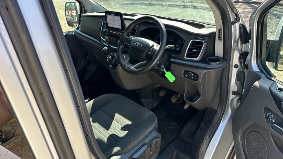 FORD TRANSIT CUSTOM 300 LIMITED 2.0 TDCI 130PS - Furgone doppia cabina: foto 5 FORD TRANSIT CUSTOM 300 LIMITED 2.0 TDCI 130PS - Furgone doppia cabina: foto 5
