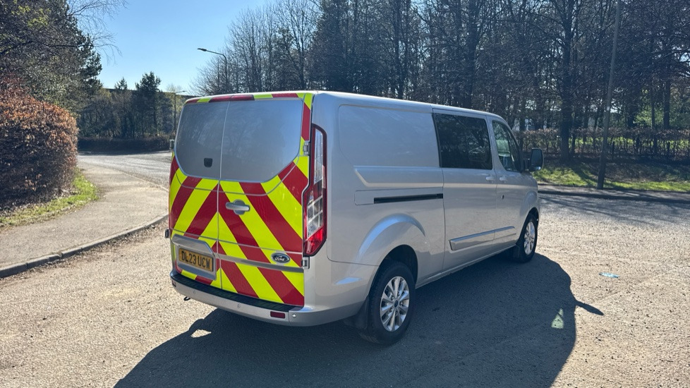 FORD TRANSIT CUSTOM 300 LIMITED 2.0 TDCI 130PS - Furgone doppia cabina: foto 4 FORD TRANSIT CUSTOM 300 LIMITED 2.0 TDCI 130PS - Furgone doppia cabina: foto 4