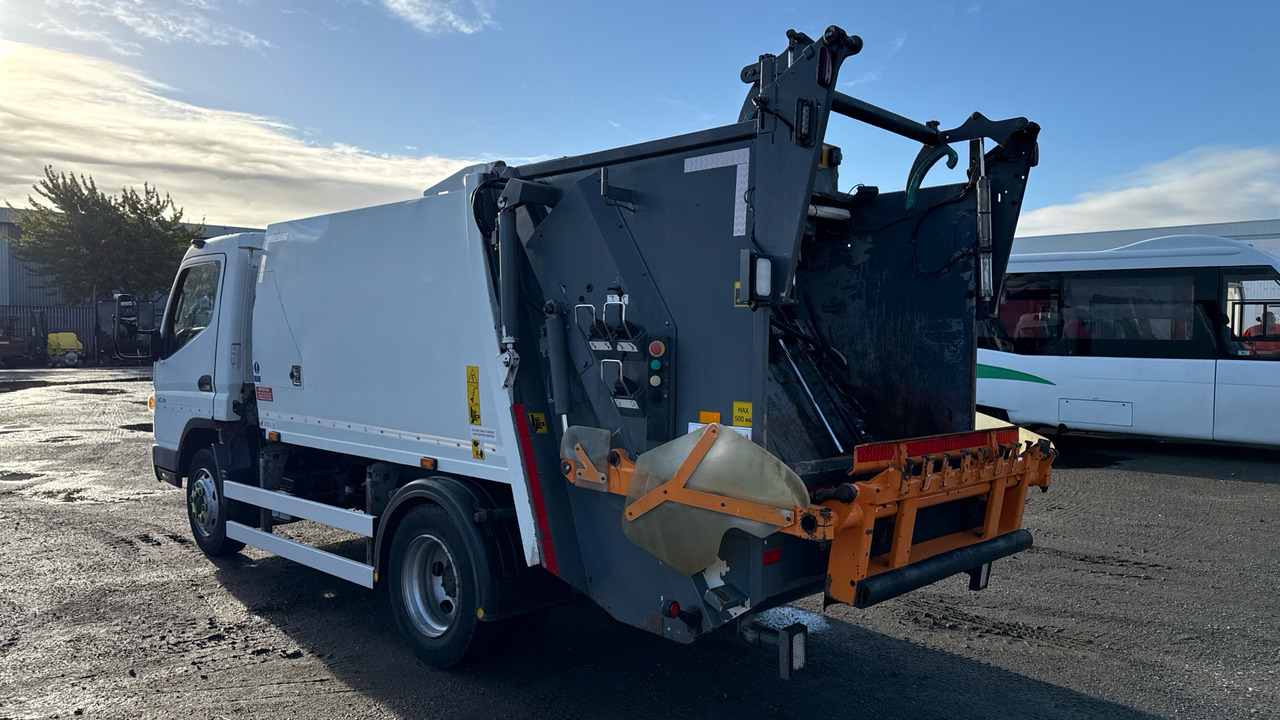 FUSO CANTER 7C15 - Camion immondizia: foto 3 FUSO CANTER 7C15 - Camion immondizia: foto 3
