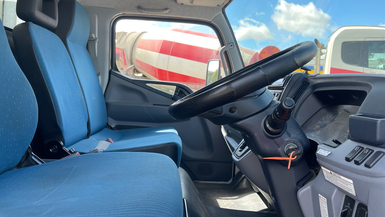 FUSO CANTER 7C15 - Autocarro furgonato: foto 5 FUSO CANTER 7C15 - Autocarro furgonato: foto 5