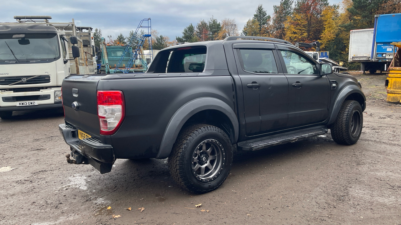 Ford Ranger 3.2 TDCi 200PS WILDTRAK - Pick-up, Furgone doppia cabina: foto 4 Ford Ranger 3.2 TDCi 200PS WILDTRAK - Pick-up, Furgone doppia cabina: foto 4