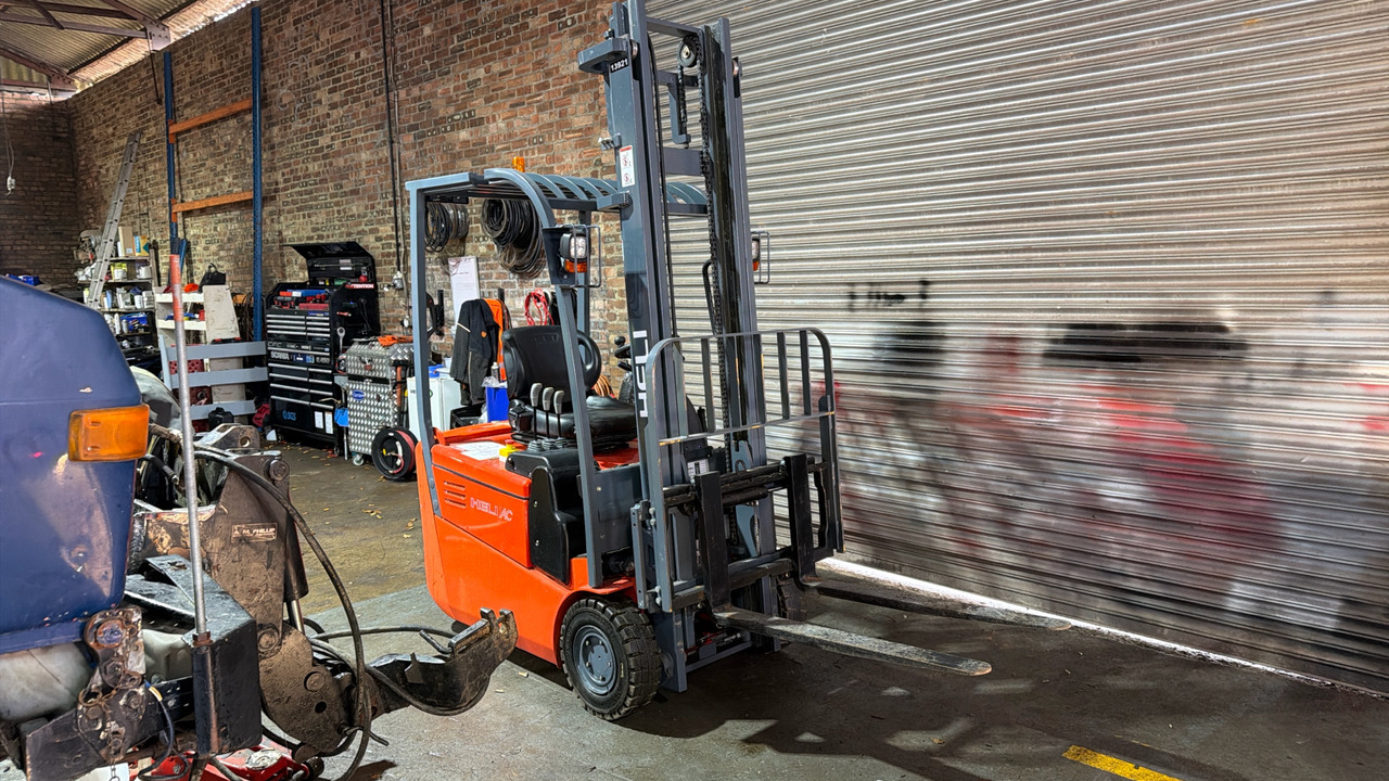 HELI FB315 - Carrello elevatore elettrico: foto 1 HELI FB315 - Carrello elevatore elettrico: foto 1