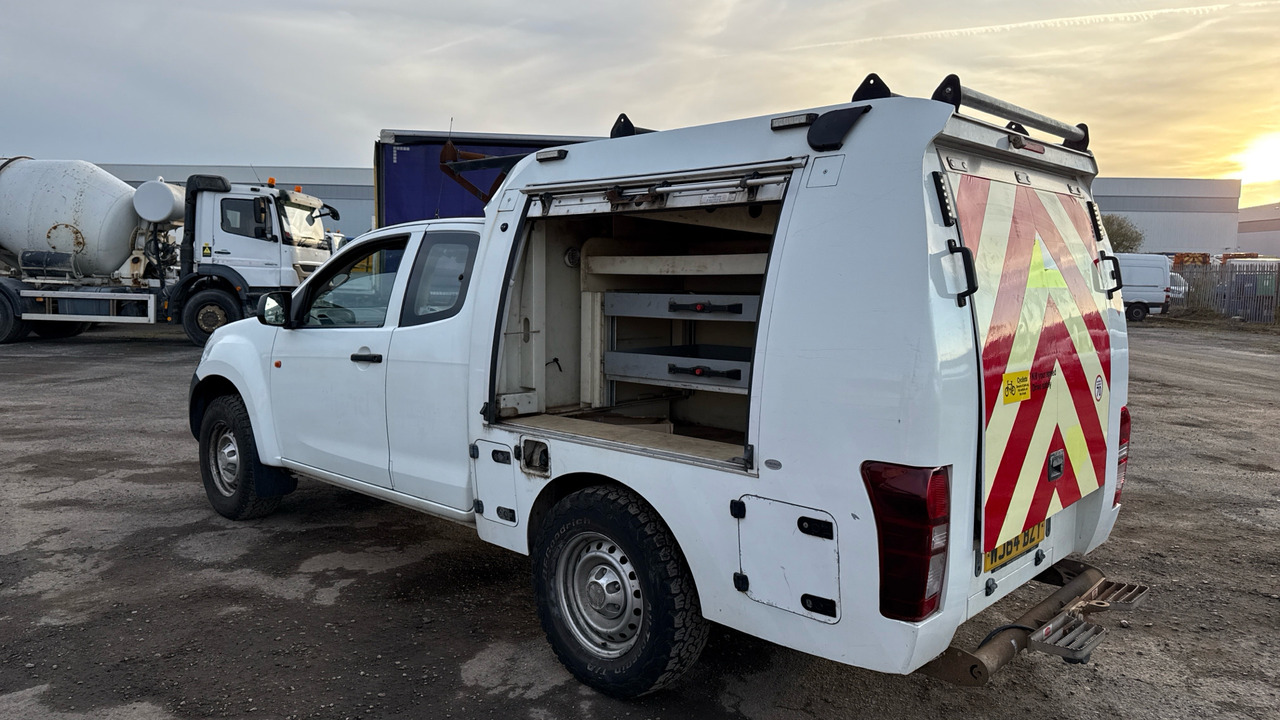 ISUZU D-MAX 2.5TD TURBO - Pick-up, Furgone doppia cabina: foto 3 ISUZU D-MAX 2.5TD TURBO - Pick-up, Furgone doppia cabina: foto 3