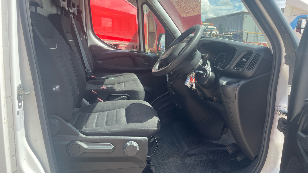 IVECO DAILY 35-140 2.3 3520 WB - Furgone chiuso: foto 5 IVECO DAILY 35-140 2.3 3520 WB - Furgone chiuso: foto 5