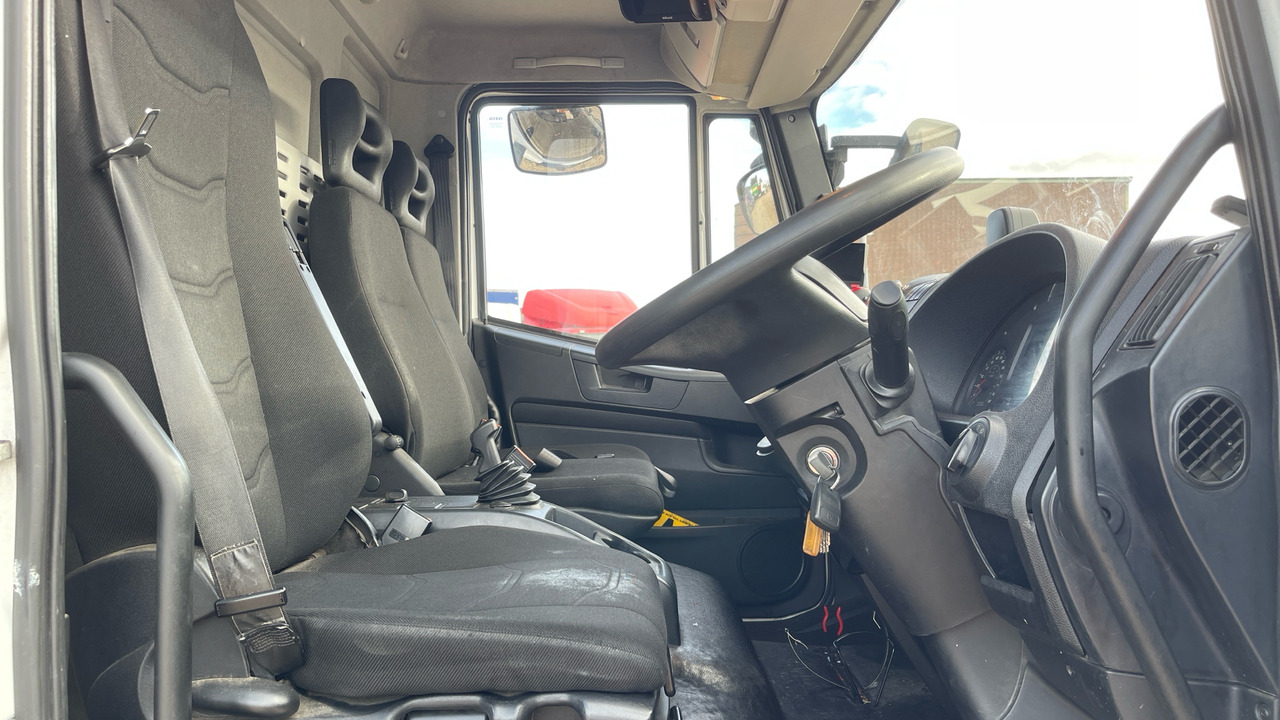 IVECO EUROCARGO 180-250 - Camion centinato: foto 5 IVECO EUROCARGO 180-250 - Camion centinato: foto 5