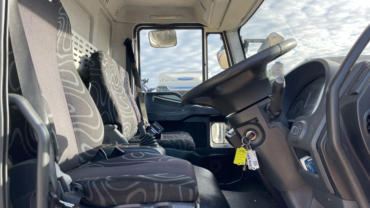 Iveco Eurocargo 180E25 - Autocarro furgonato: foto 5 Iveco Eurocargo 180E25 - Autocarro furgonato: foto 5