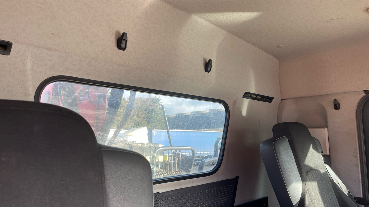 Autocarro ribaltabile, Camion con gru MERCEDES-BENZ AROCS: foto 8 Autocarro ribaltabile, Camion con gru MERCEDES-BENZ AROCS: foto 8