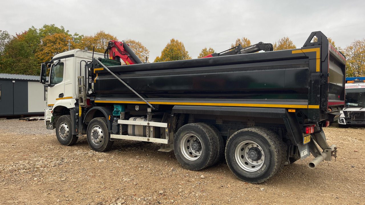 MERCEDES-BENZ AROCS - Autocarro ribaltabile, Camion con gru: foto 3 MERCEDES-BENZ AROCS - Autocarro ribaltabile, Camion con gru: foto 3