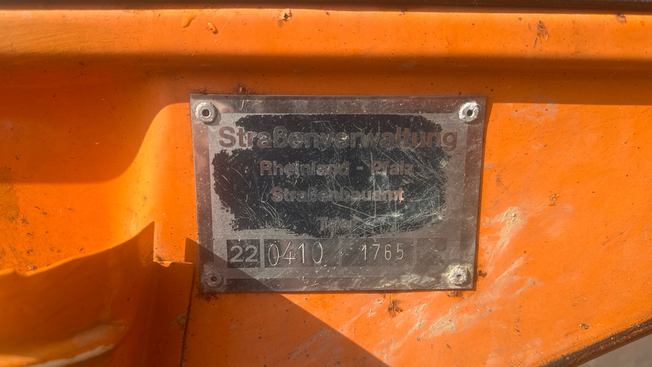 Autocarro con pianale/ Cassone fisso, Macchina agricola MERCEDES-BENZ UNIMOG 6 CYLINDER: foto 11
