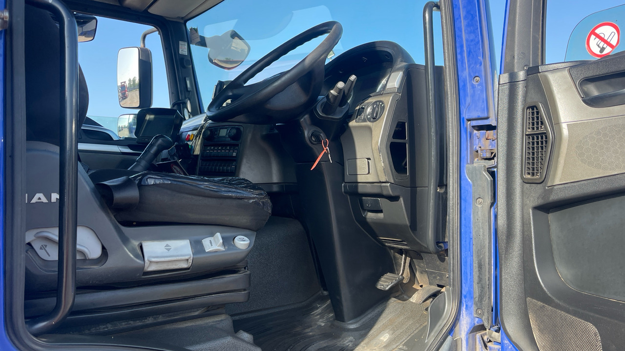 Man TGM 18.250 - Autocarro con pianale/ Cassone fisso, Camion con gru: foto 5 Man TGM 18.250 - Autocarro con pianale/ Cassone fisso, Camion con gru: foto 5
