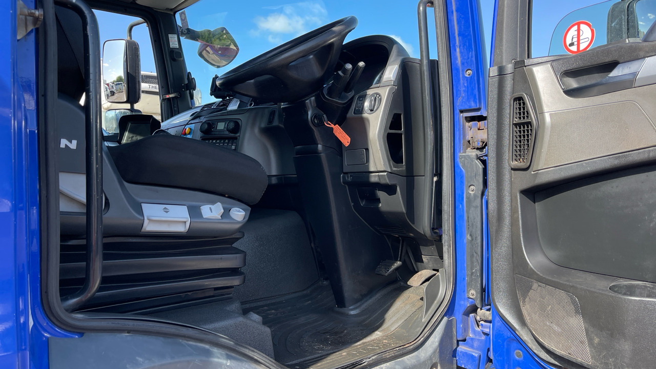 Man TGM 18.250 - Autocarro con pianale/ Cassone fisso, Camion con gru: foto 5 Man TGM 18.250 - Autocarro con pianale/ Cassone fisso, Camion con gru: foto 5