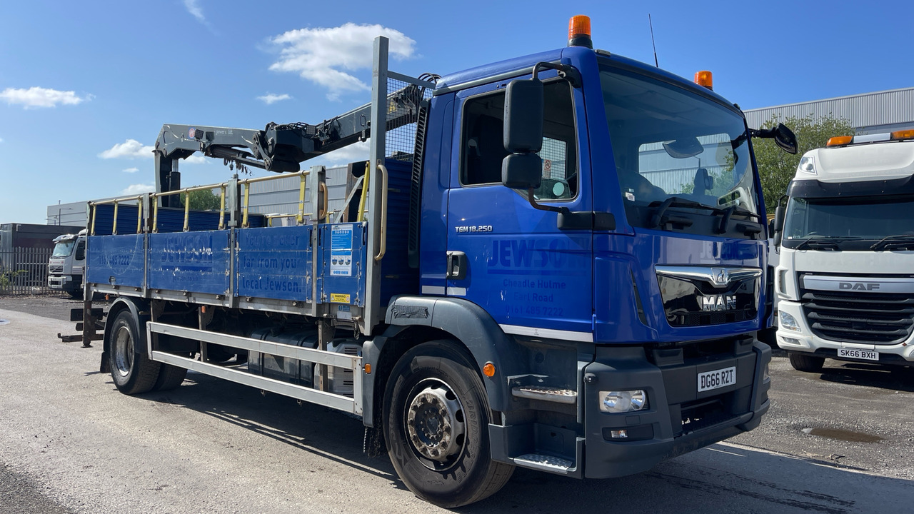 Man TGM 18.250 - Autocarro con pianale/ Cassone fisso, Camion con gru: foto 1 Man TGM 18.250 - Autocarro con pianale/ Cassone fisso, Camion con gru: foto 1